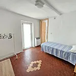 Family Castiglione شقة كاستيليونِ دينْتيلْفْ