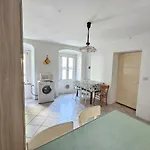 Family Castiglione * كاستيليونِ دينْتيلْفْ