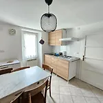 Family Castiglione * كاستيليونِ دينْتيلْفْ